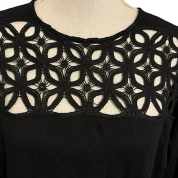 * ❤️THE LIMITED BLACK 3/4 SLEEVE TOP w/NECKLINE DETAIL   OX - Picture 2 of 8